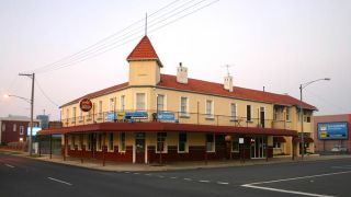 30 Gippsland Hotel